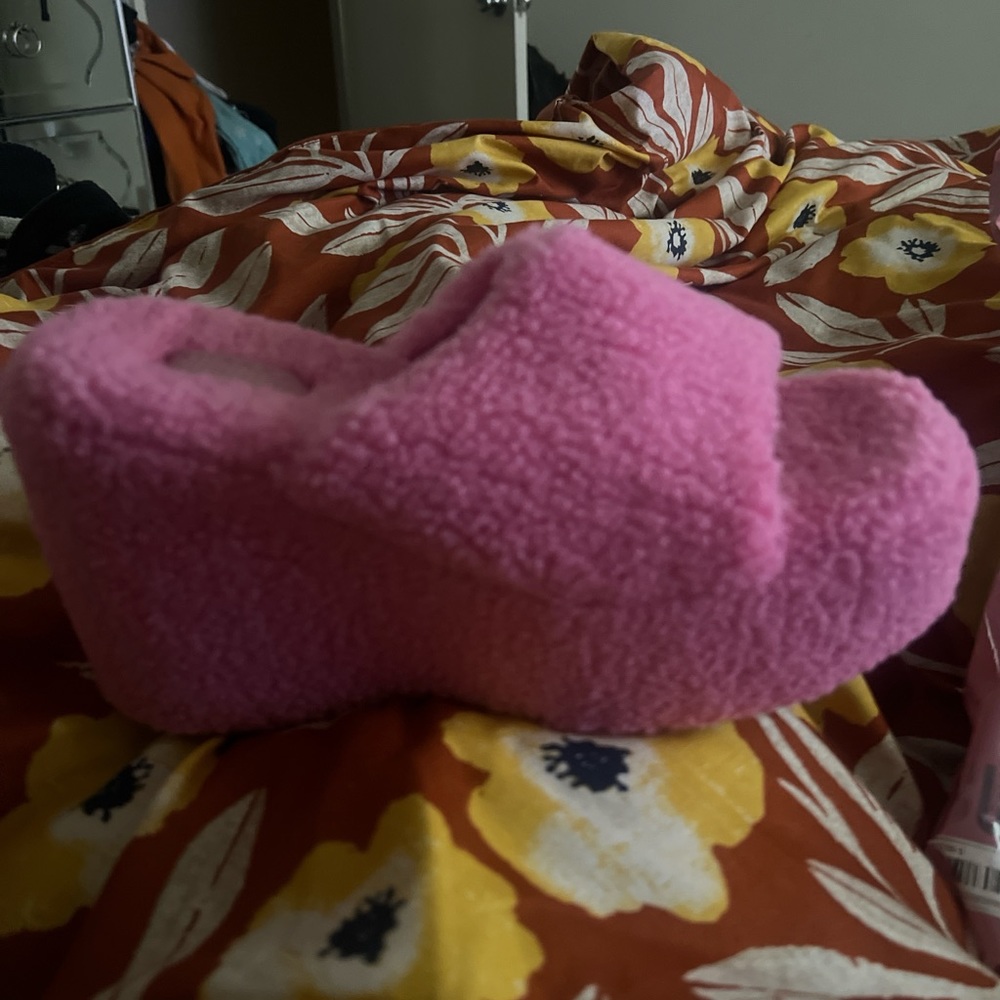 Pink fuzzy wedge slide sandals
